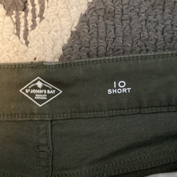 St John’s Bay Mid Rise Secretly Slender Straight Leg 10S Oregano Olive Green - Picture 3 of 4